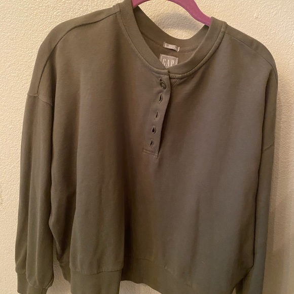 Gap - Picture 3 of 3